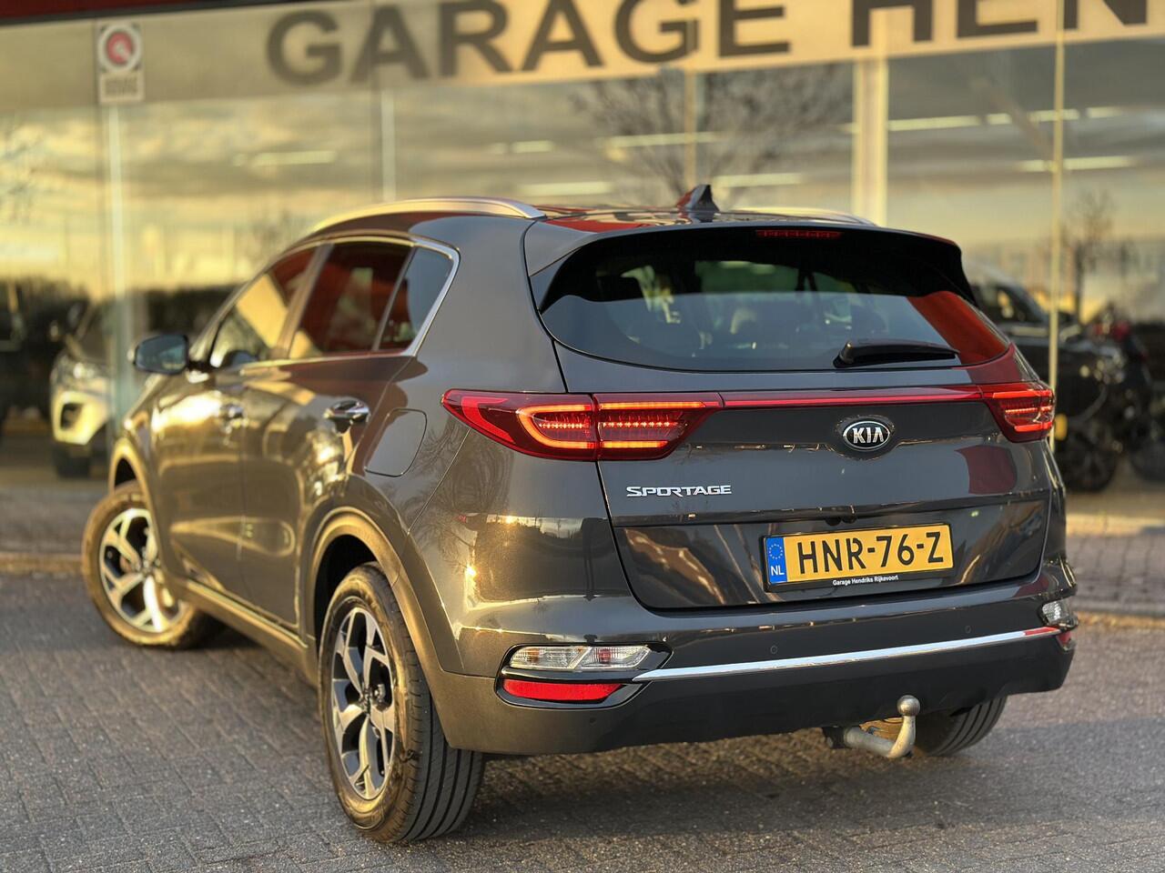 KIA SPORTAGE 1.6 GDI DynamicLine | Leder | Trekhaak | Stoel&Stuurverwarming | JBL-Audio | Climate | Navi |