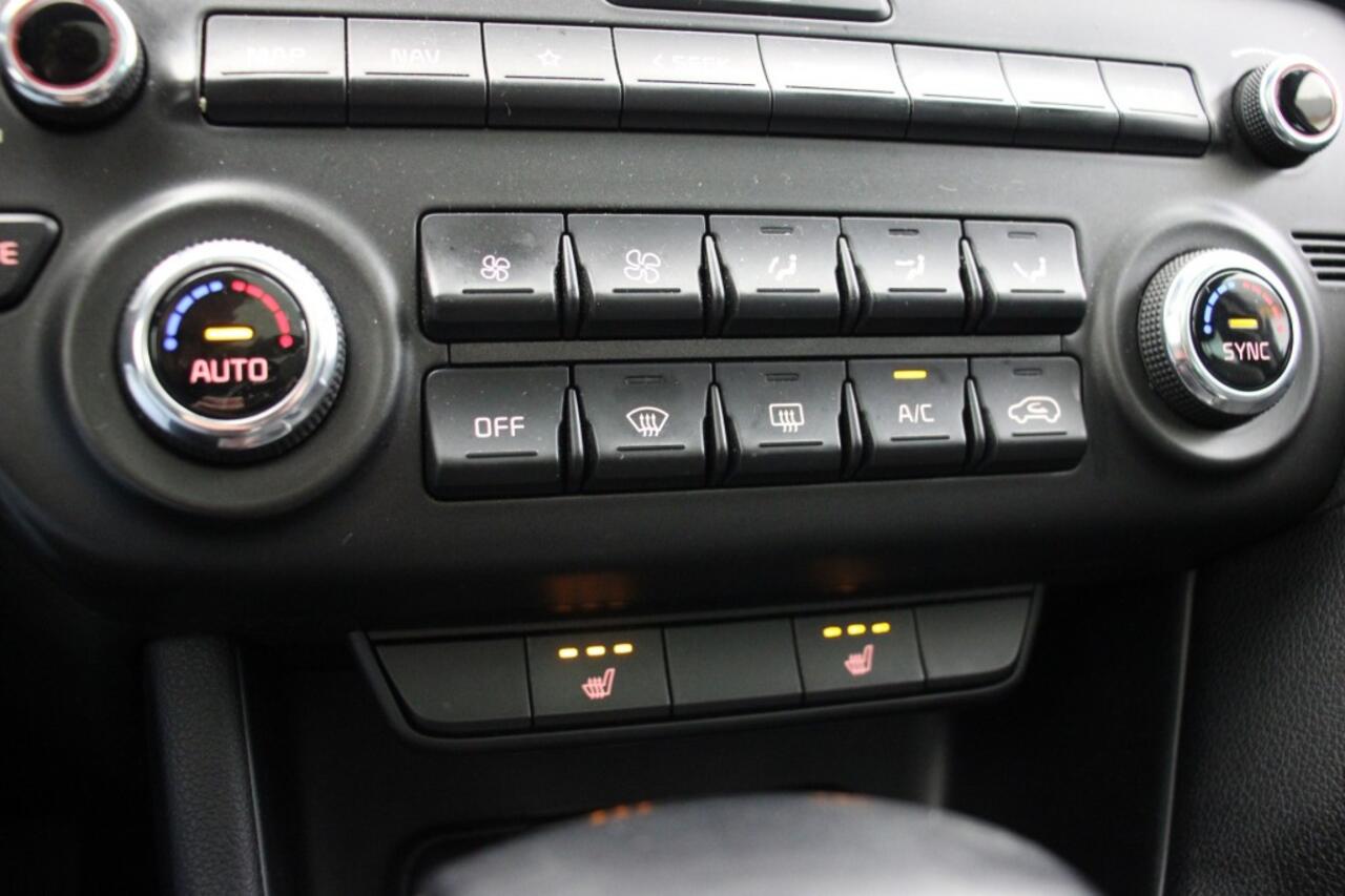 KIA SPORTAGE 1.6 CRDi MHEV DynamicPlusLine Automaat - Carplay, Panorama, Half Leer, Camera, Stoelverw.