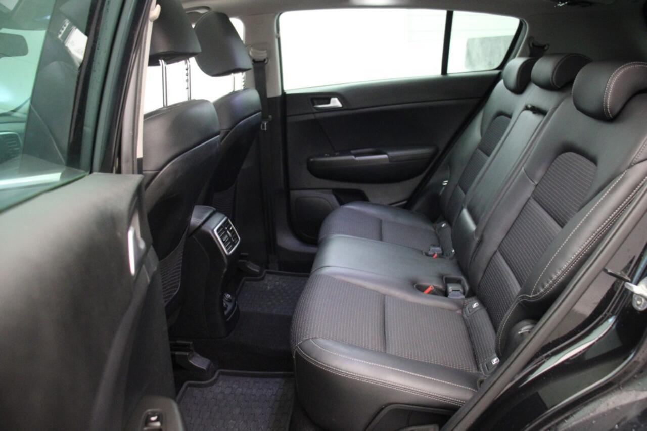 KIA SPORTAGE 1.6 CRDi MHEV DynamicPlusLine Automaat - Carplay, Panorama, Half Leer, Camera, Stoelverw.