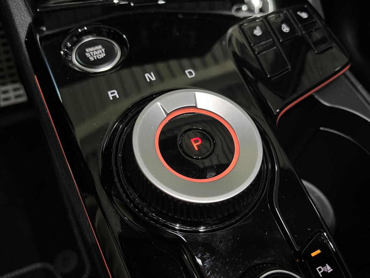 KIA SPORTAGE 1.6 T-GDi Plug-in Hybrid AWD GT-Line Elek. glazen panorama dak | Dodehoek detectie | Keyless | Alcantara bekleding | Schakelen aan stuur | Stoel/Stuurverwarming |