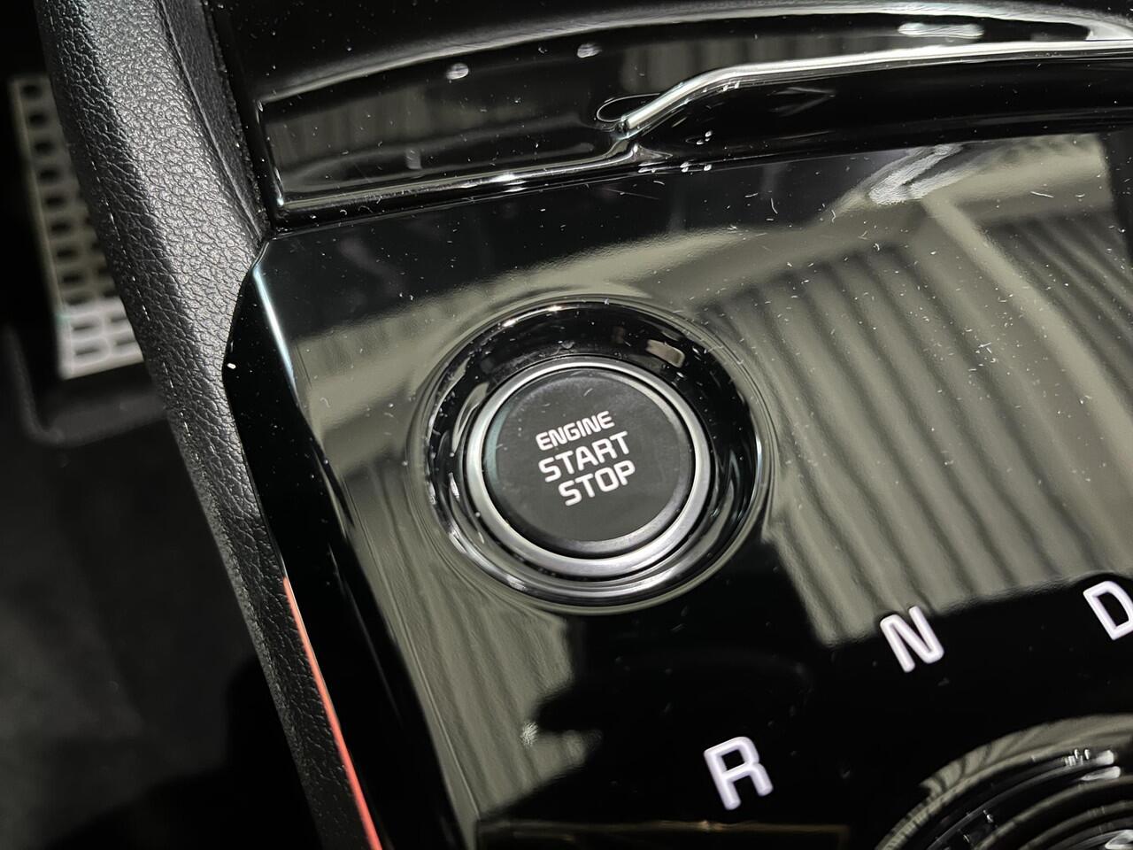 KIA SPORTAGE 1.6 T-GDi Plug-in Hybrid AWD GT-Line Elek. glazen panorama dak | Dodehoek detectie | Keyless | Alcantara bekleding | Schakelen aan stuur | Stoel/Stuurverwarming |