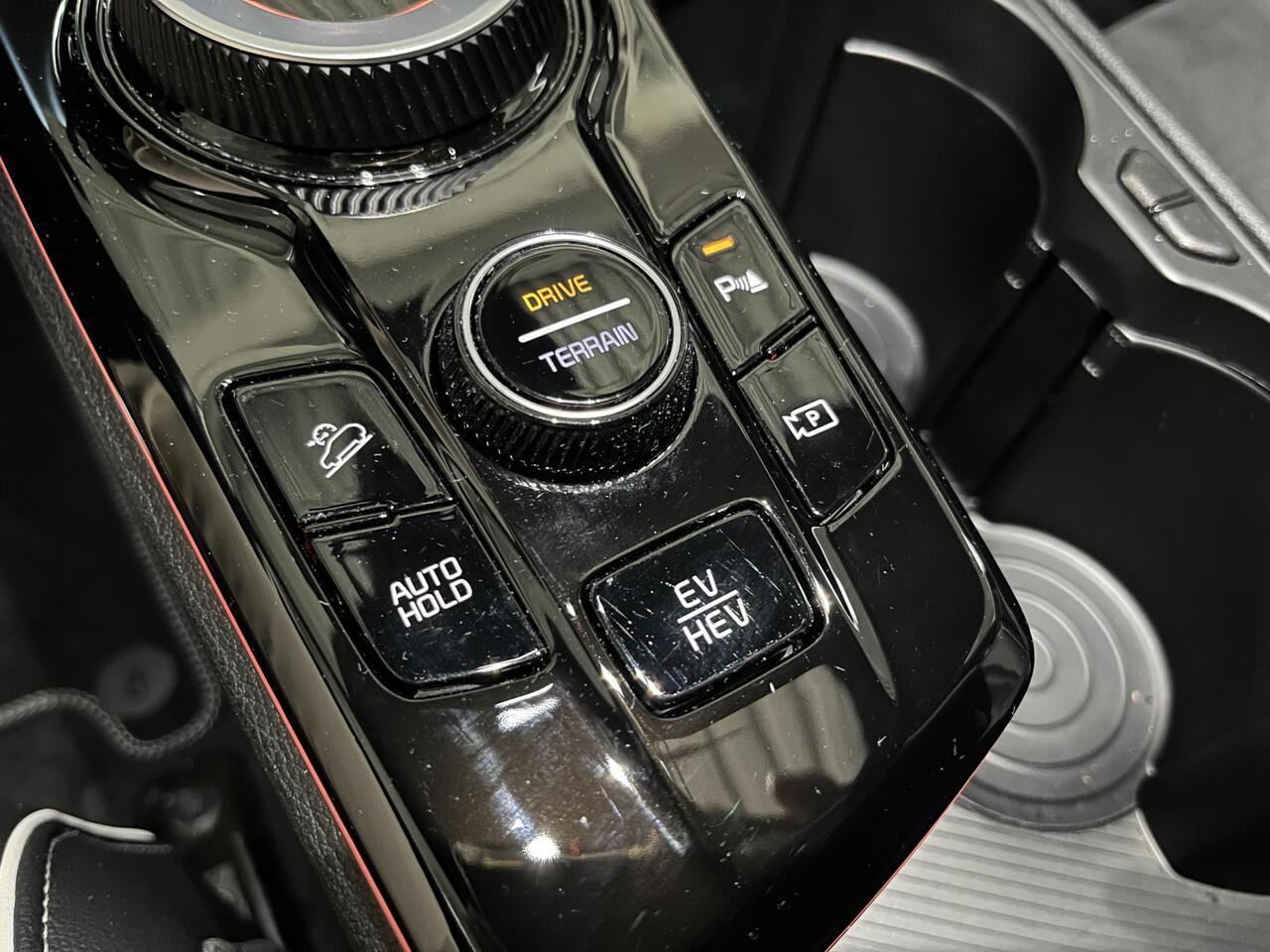 KIA SPORTAGE 1.6 T-GDi Plug-in Hybrid AWD GT-Line Elek. glazen panorama dak | Dodehoek detectie | Keyless | Alcantara bekleding | Schakelen aan stuur | Stoel/Stuurverwarming |