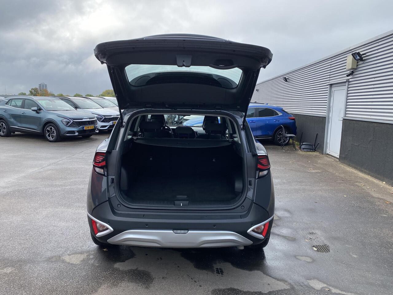 KIA SPORTAGE 1.6 T-GDi Hybrid DynamicLine Navigatie, Parkeersensoren, Climate control, Achteruitrijcamera, Adaptieve cruise control, Fabrieksgarantie, BTW-auto