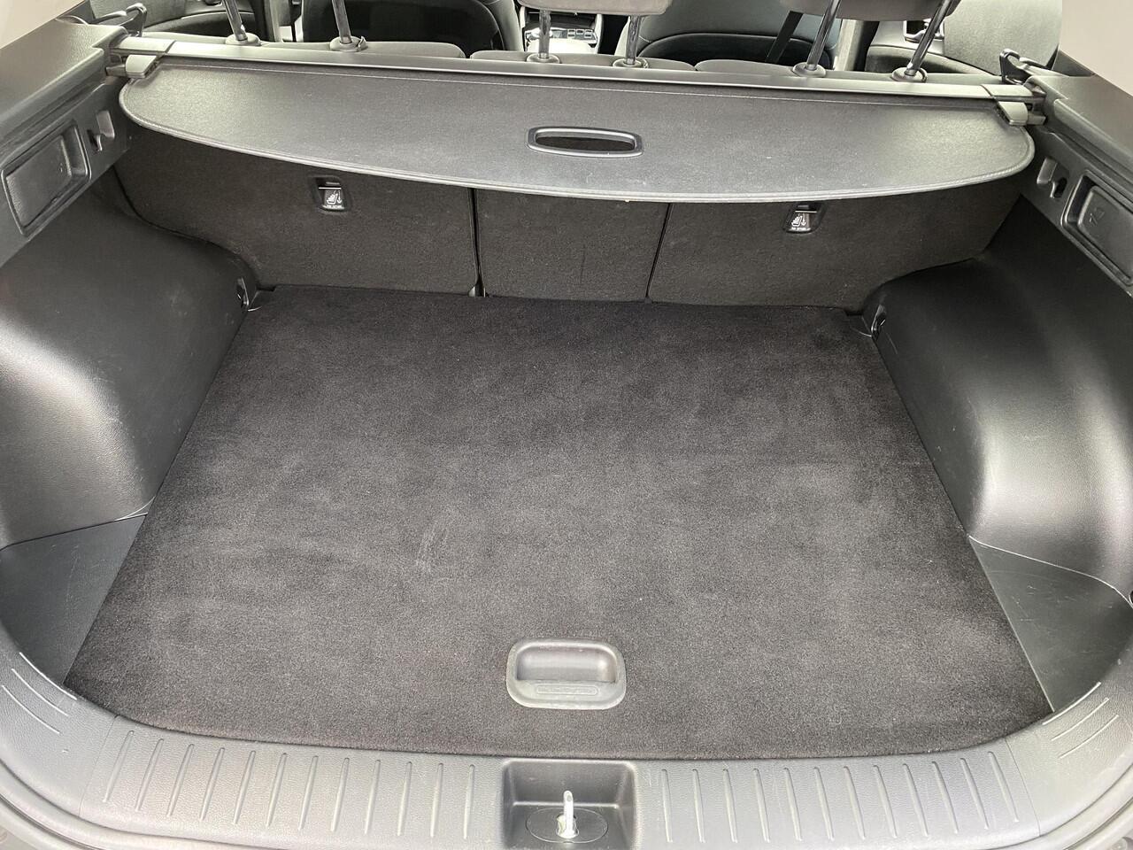 KIA SPORTAGE 1.6 T-GDi Hybrid DynamicLine Navigatie, Parkeersensoren, Climate control, Achteruitrijcamera, Adaptieve cruise control, Fabrieksgarantie, BTW-auto