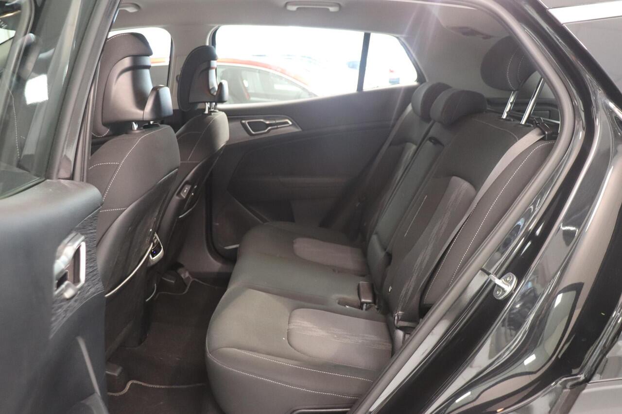 KIA SPORTAGE 1.6 T-GDi MHEV DynamicLine | Camera | Smartphone intergratie | LED verlichting | All season banden | Adaptieve cruise control | Navigatie |