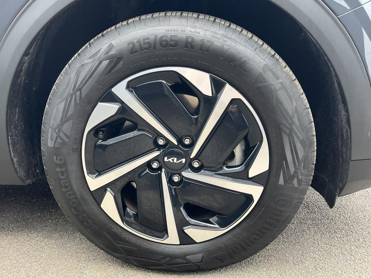 KIA SPORTAGE 1.6 T-GDi Hybrid DynamicLine edition Navigatie, Parkeersensoren, Climate control, Achteruitrijcamera, Adaptieve cruise control, Fabrieksgarantie