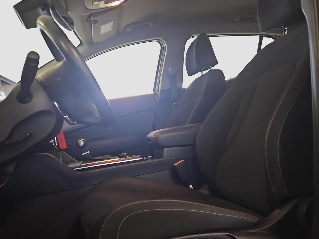 KIA SPORTAGE 1.6 T-GDi MHEV | Camera | Apple CarPlay/Android Auto | Stuur-/Stoelverwarming | 17" Velgen | Clima | PDC | Cruise | LED |