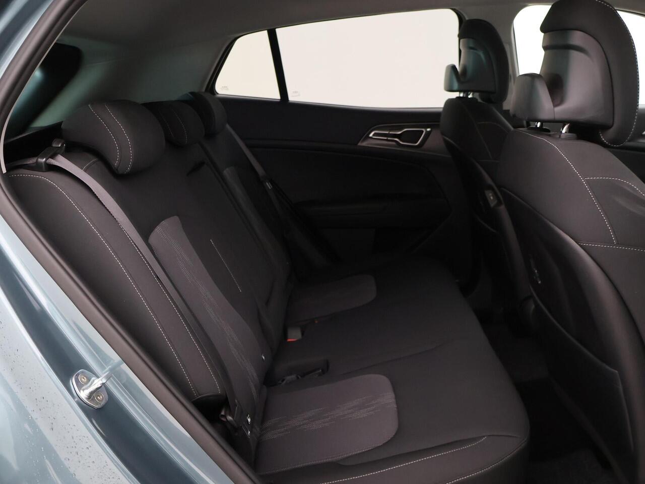 KIA SPORTAGE 1.6 T-GDi HYBRID 230 PK AUT. + ADAPTIVE CRUISE | CAMERA | BREEDBEELD CARPLAY / ANDROID AUTO