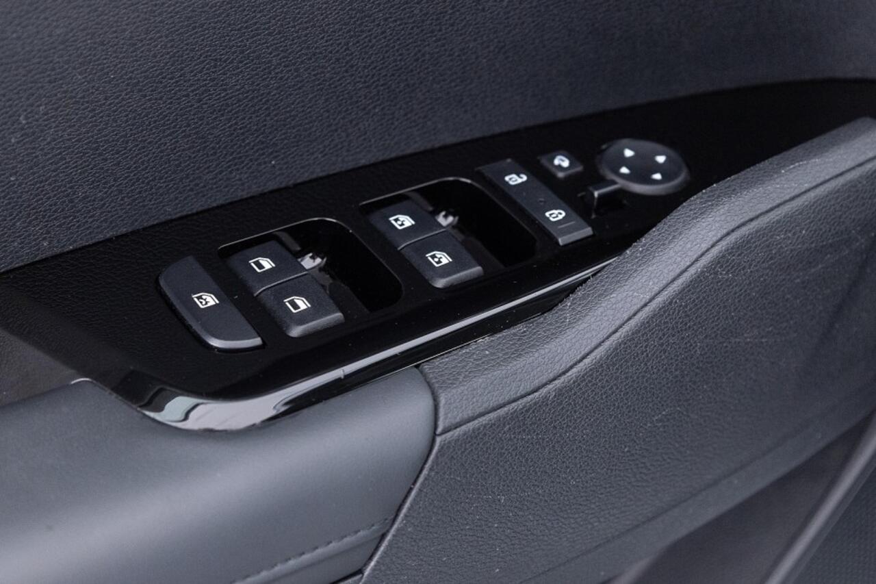 KIA SPORTAGE 1.6 T-GDI Plug-in Hybrid 4WD DynamicLine | CARPLAY | Full LED | NAVI | PDC