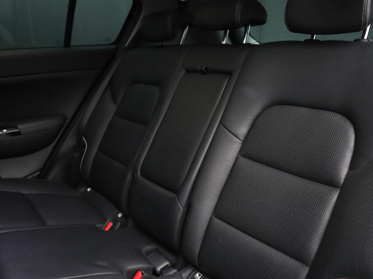 KIA SPORTAGE 1.6 T-GDI Black Edition | LEDER | NAVI | TREKHAAK | STOELVERW | APLE CARPLAY | KEYLESS