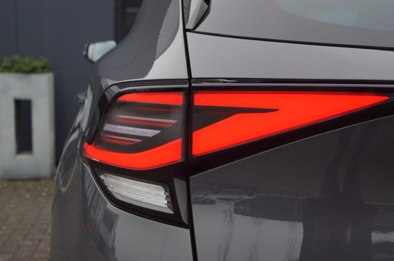 KIA SPORTAGE 1.6 T GDi Plug-In Hybrid GT-Line AWD /Panodak /Leer/ 19 Inch/360gr camera/Stoelverwarming v+a