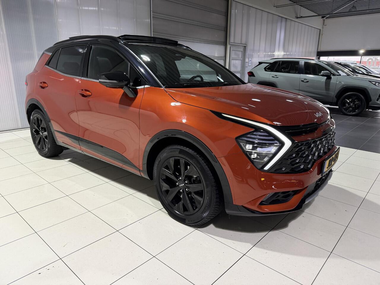 KIA SPORTAGE 1.6 T-GDi Hybrid GT-Line , Stoel en Stuur verwarming, Schuif kantel dak, Apple Carplay/Android Auto, Zwarte velgen.