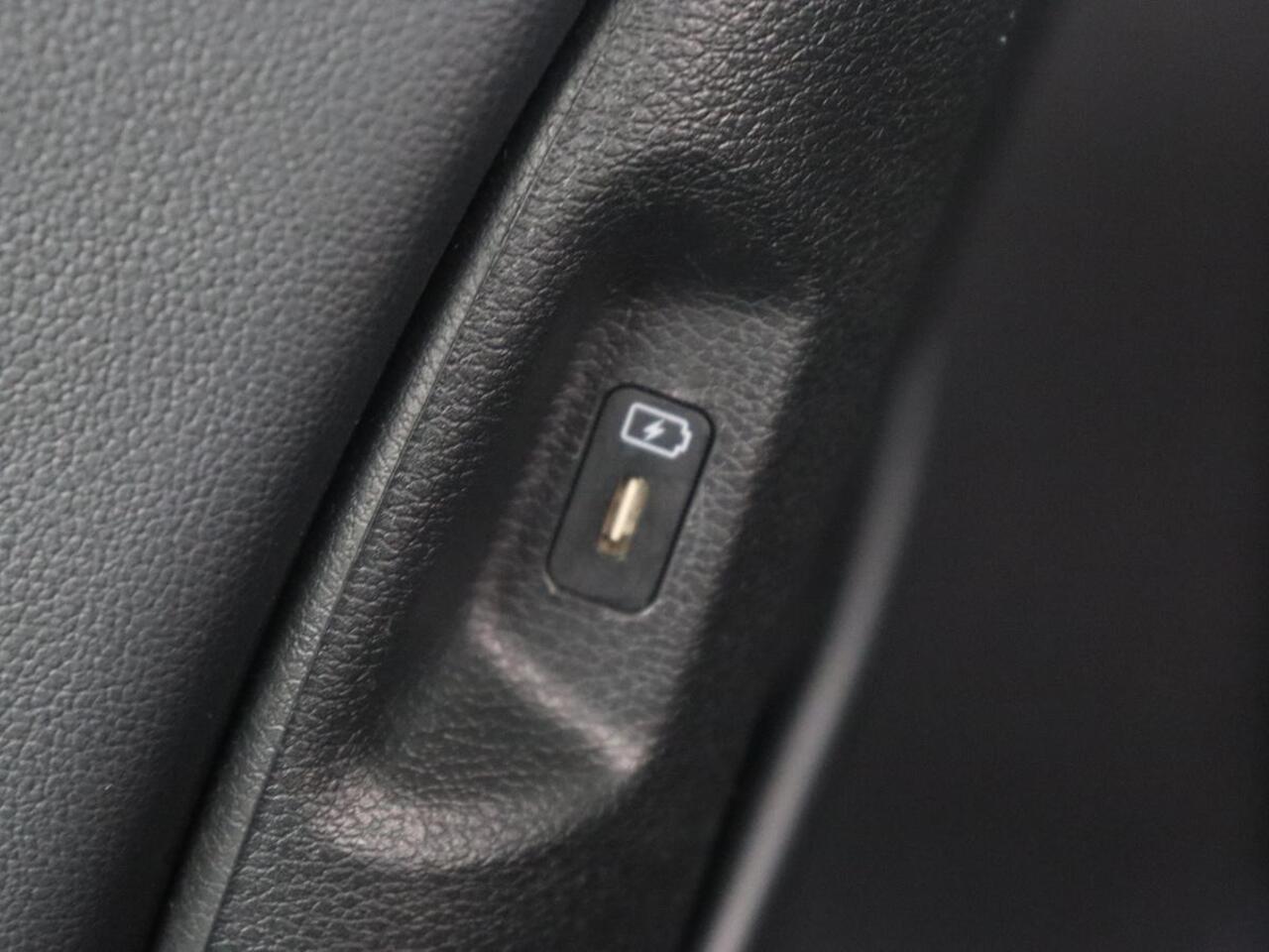 KIA SPORTAGE 1.6 T-GDi Plug-in Hybrid AWD DynamicPlusLine | Stoelverwarming | Adaptive cruise | Matrix LED | 19'' | Camera | Half leder | Carplay | Keyless | Stuurverwarming | Navigatie | PHEV