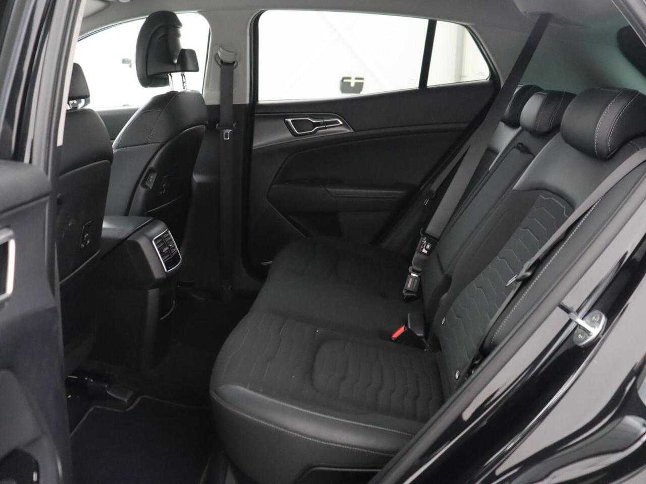 KIA SPORTAGE 1.6 T-GDi Plug-in Hybrid AWD DynamicPlusLine | Stoelverwarming | Adaptive cruise | Matrix LED | 19'' | Camera | Half leder | Carplay | Keyless | Stuurverwarming | Navigatie | PHEV