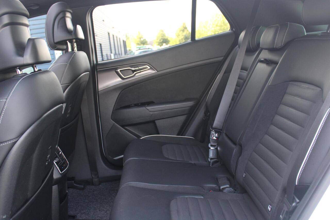 KIA SPORTAGE 1.6 T-GDi Plug-in Hybrid AWD GT-Line | PANORAMISCH SCHUIF / KANTELDAK | 360° CAMERA | 19"GT-LINE VELGEN | ZWARTE HEMELBEKLEDING | MATRIX LED KOPLAMPEN | INTELLIGENT KOPLAMPSYSTEEM (FLS)| TRIPLE ZONE CLIMATE CONTROL | LEDERENBEKLEDING | STOEL VERWARMING/ V