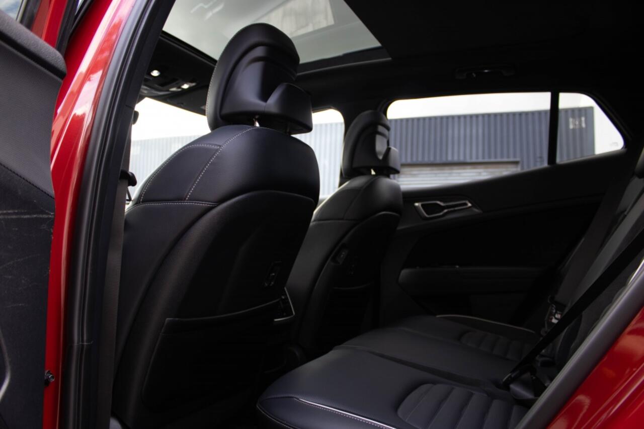 KIA SPORTAGE 1.6 T Hybrid 230 pk GT-Plusline Pano l Leder l 360 Camera l VOL