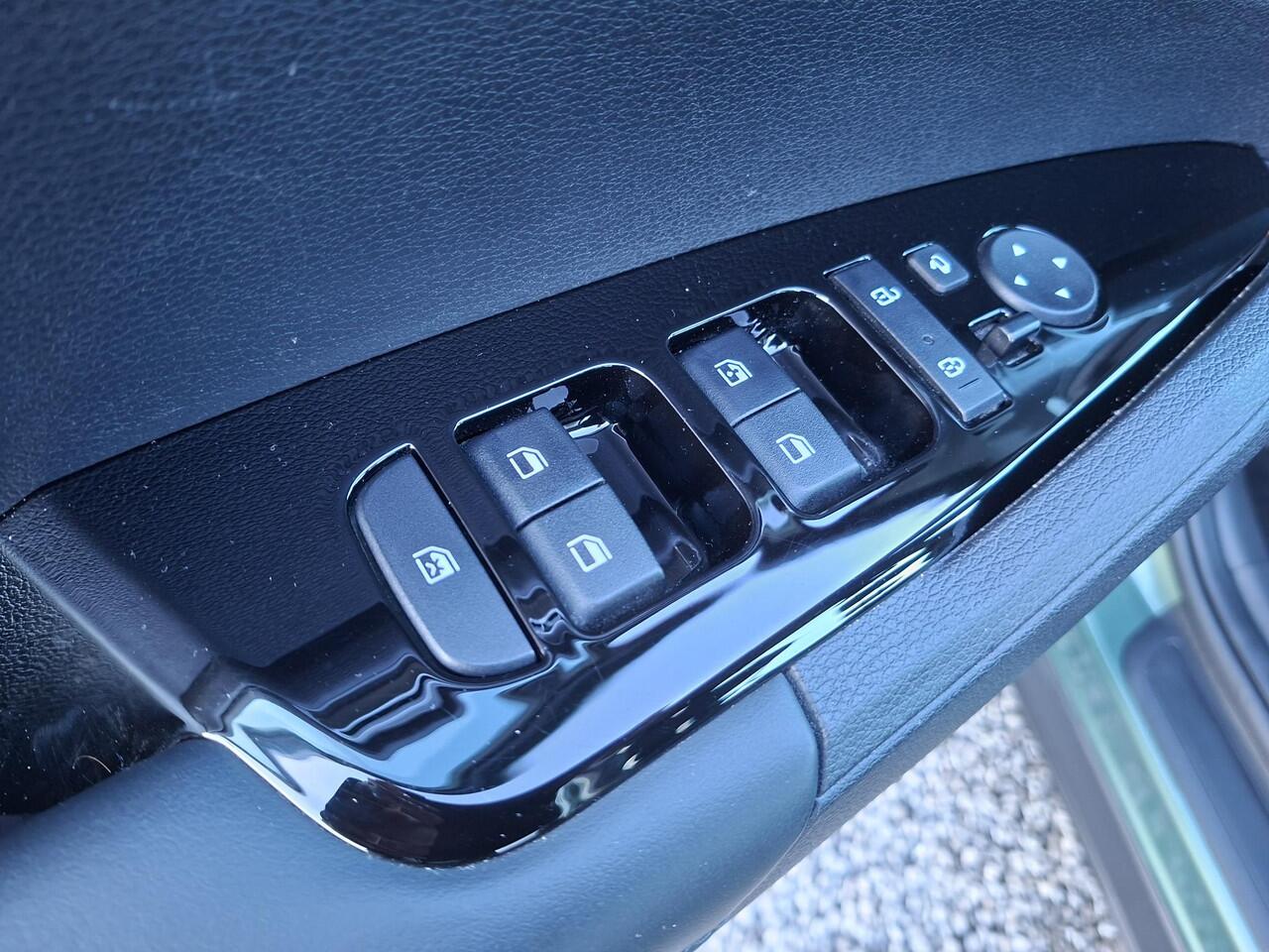 KIA SPORTAGE 1.6 T-GDi Hybrid DynamicLine NAVI | PDC V+A | NL auto | rijklaarprijs!!