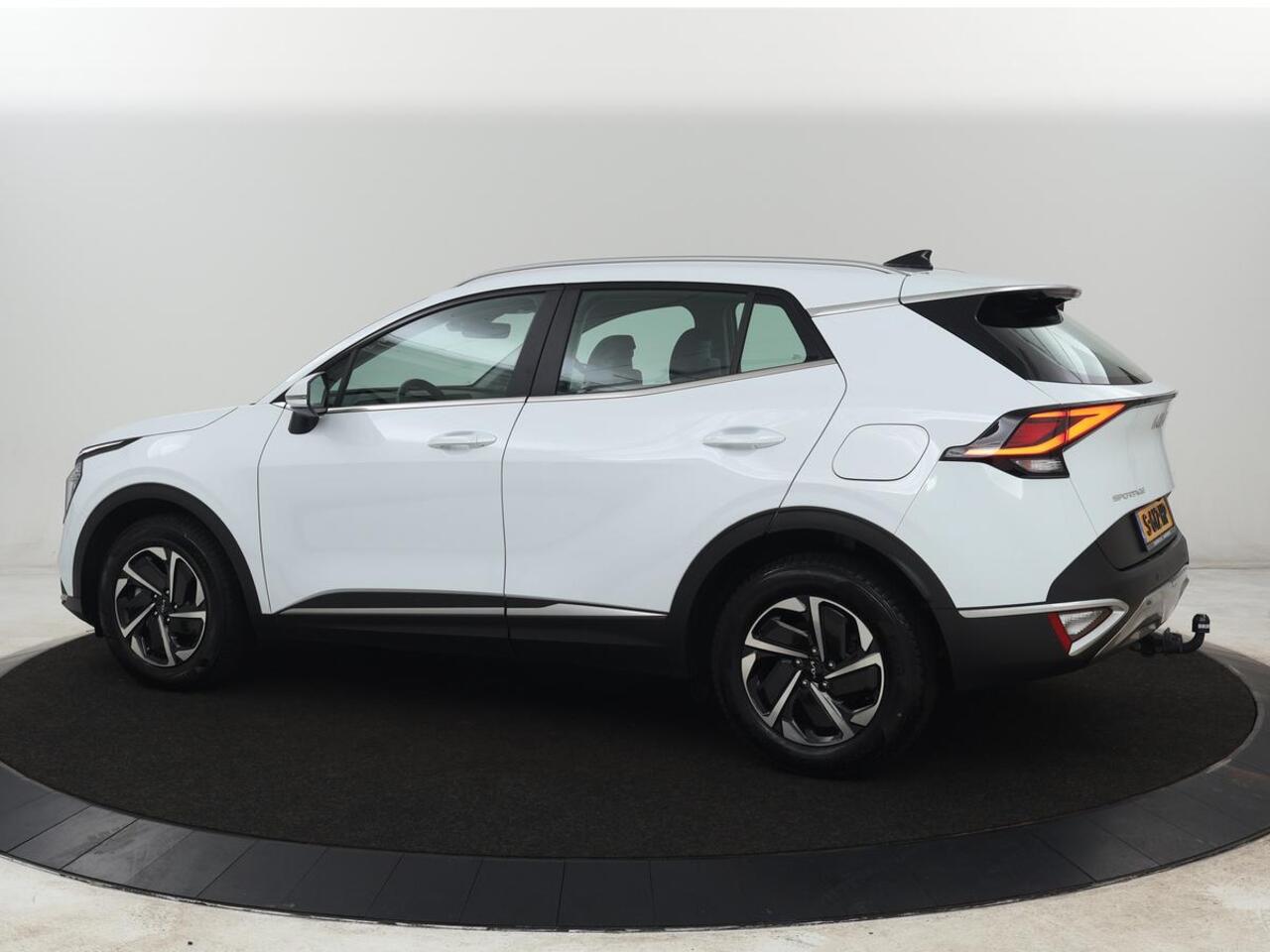 KIA SPORTAGE 1.6 T-GDi Hybrid DynamicLine | Trekhaak | Adaptive cruise | Camera | Carplay | Navigatie | Digital Cockpit | Full LED