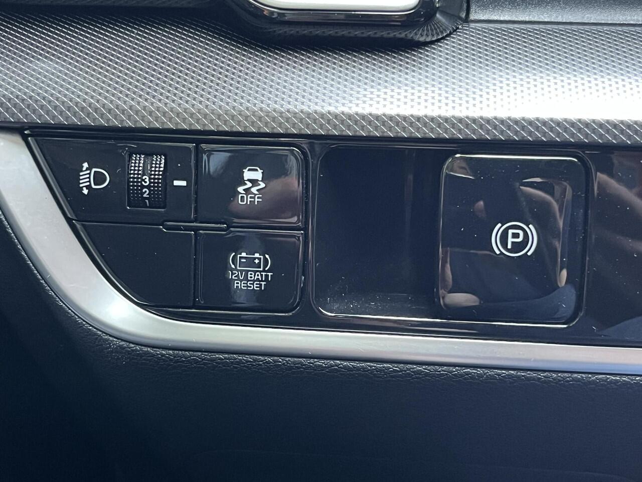 KIA SPORTAGE 1.6 T-GDi 230 pk Hybrid DynamicLine Automaat / 5 jaar fabrieksgarantie / Trekgewicht 1.650 kg / Achteruitrijcamera / Adaptieve Cruise Control / Apple Carplay & Android Auto / Parkeersensoren voor en achter / Navigatie full map / Climate Control / Lane As