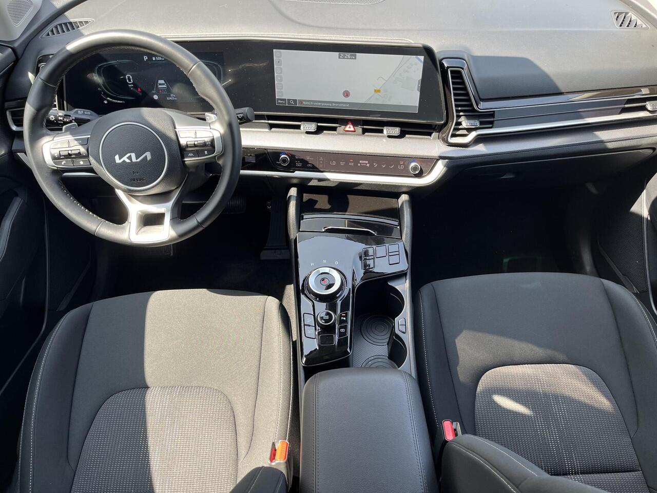 KIA SPORTAGE 1.6 T-GDi 230 pk Hybrid DynamicLine Automaat / 5 jaar fabrieksgarantie / Trekgewicht 1.650 kg / Achteruitrijcamera / Adaptieve Cruise Control / Apple Carplay & Android Auto / Parkeersensoren voor en achter / Navigatie full map / Climate Control / Lane As