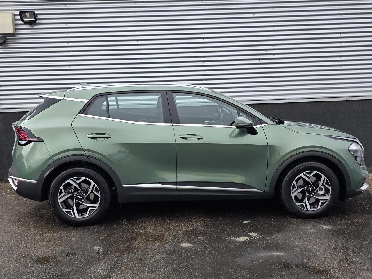 KIA SPORTAGE 1.6 T-GDi MHEV ComfortLine Trekhaak, Navigatie, 1e eign. NL-auto, BTW-auto, Parkeersensoren, Camera, Cruise control