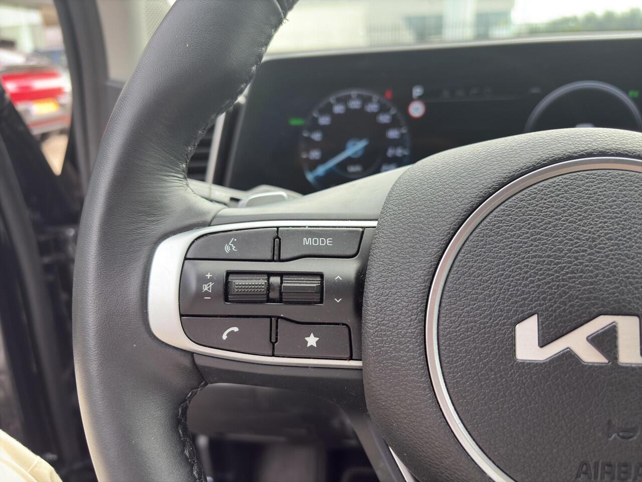 KIA SPORTAGE 1.6 T-GDi Hybrid DynamicPlusLine Automaat | Pano | Stoelverwarming voor/achter | Camera | Dodehoekherkenning | Elektrische Stoelen | Cruise | Apple Carplay & Android Auto |