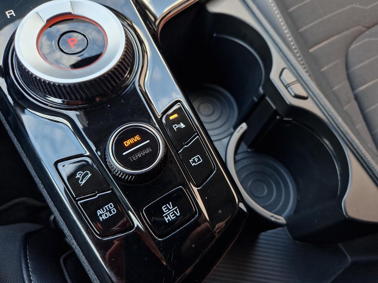 KIA SPORTAGE 1.6 T-GDi Plug-in Hybrid AWD DynamicPlusLine | Pano | Dodehoek | LED | Stoelverwarming | Key-Less |