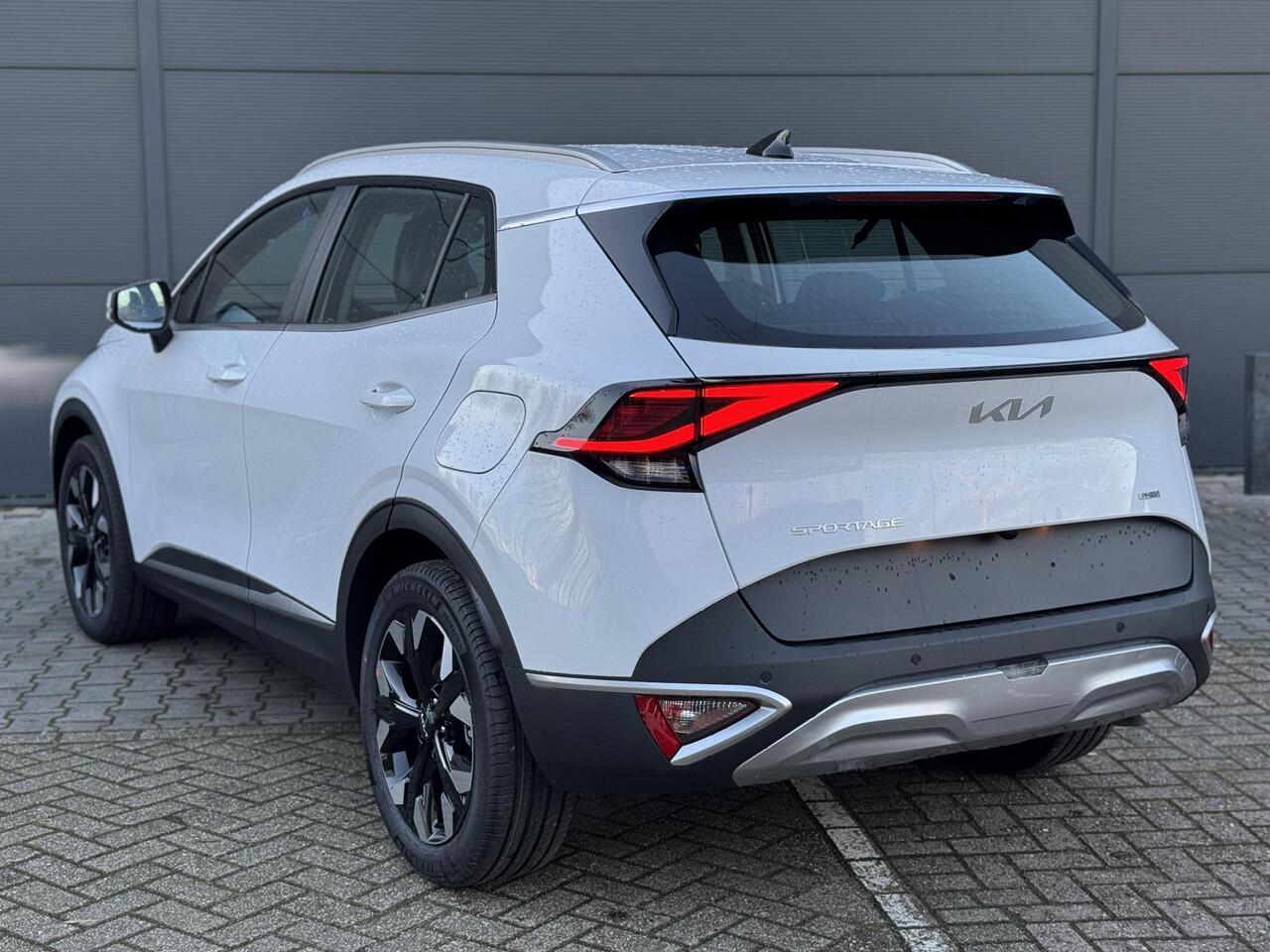 KIA SPORTAGE 1.6 T-GDi Plug-in Hybrid AWD DynamicLine | Camera | Navigatie | Adaptieve Cruise | Apple Carplay |