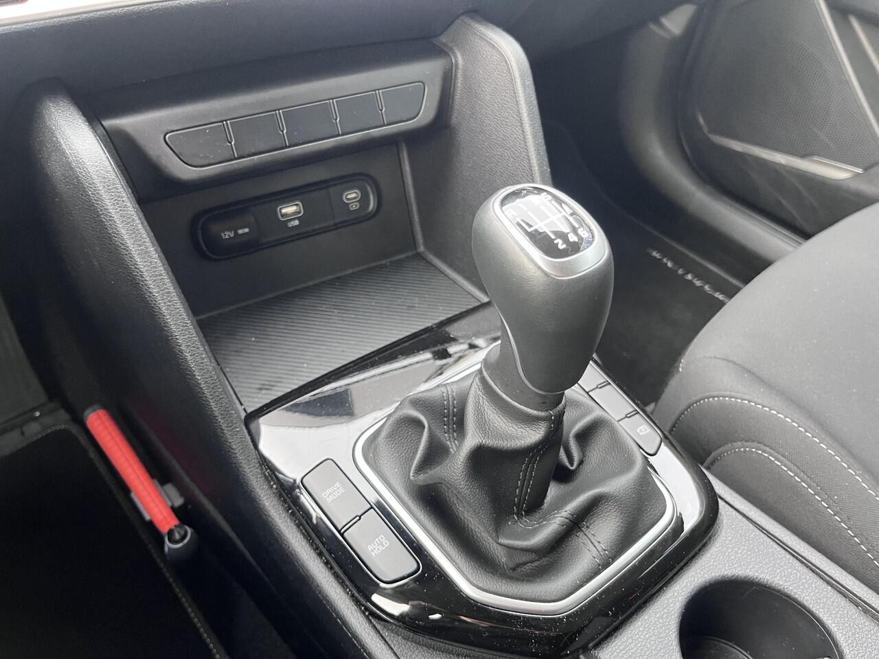 KIA SPORTAGE 1.6 T-GDi MHEV ComfortLine | Trekhaak | Achteruitrijcamera | Climate Control | 1e Eigenaar