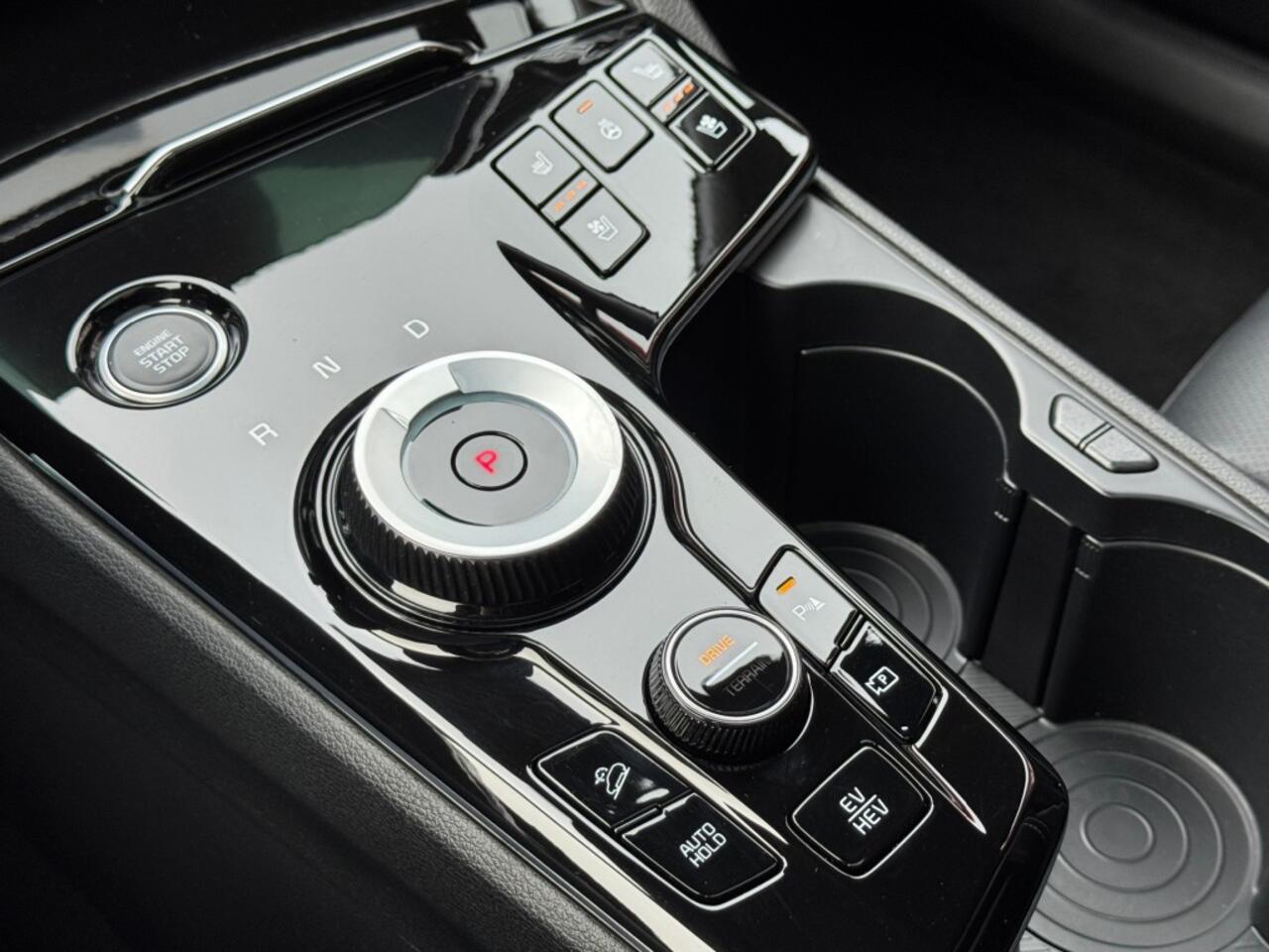 KIA SPORTAGE 1.6 PLUG-IN HYBRID 4WD 265PK AUT. GT-LINE PANO-DAK NAVI CAMERA CARPLAY MEMORY