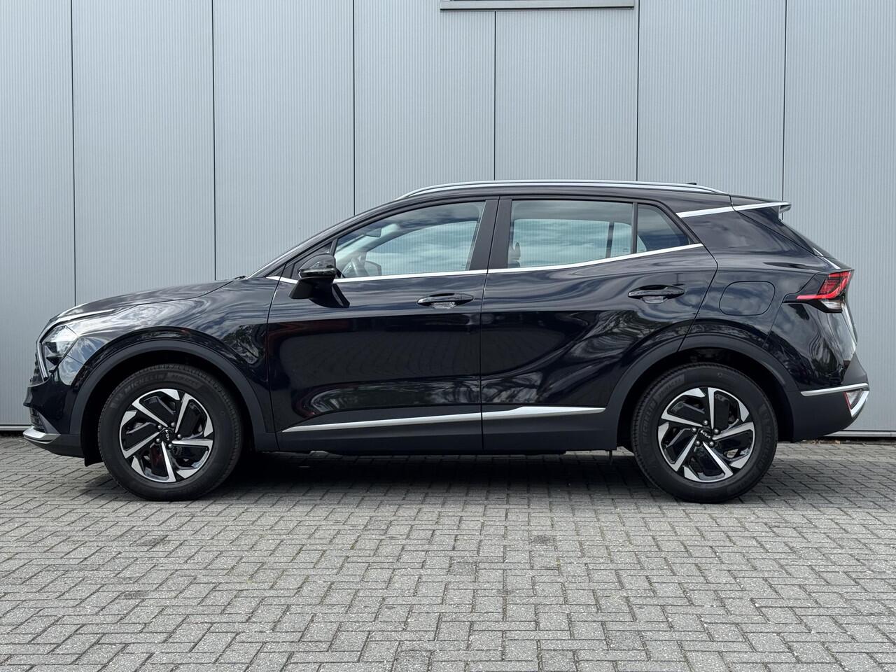 KIA SPORTAGE 1.6 T-GDi Hybrid DynamicLine Automaat / Dealergarantie t/m 02-2029 / 1.650 KG Trekgewicht / Navigatie / Camera / Cruise Control Adaptief / Apple Carplay Android / Led verlichting (compleet)
