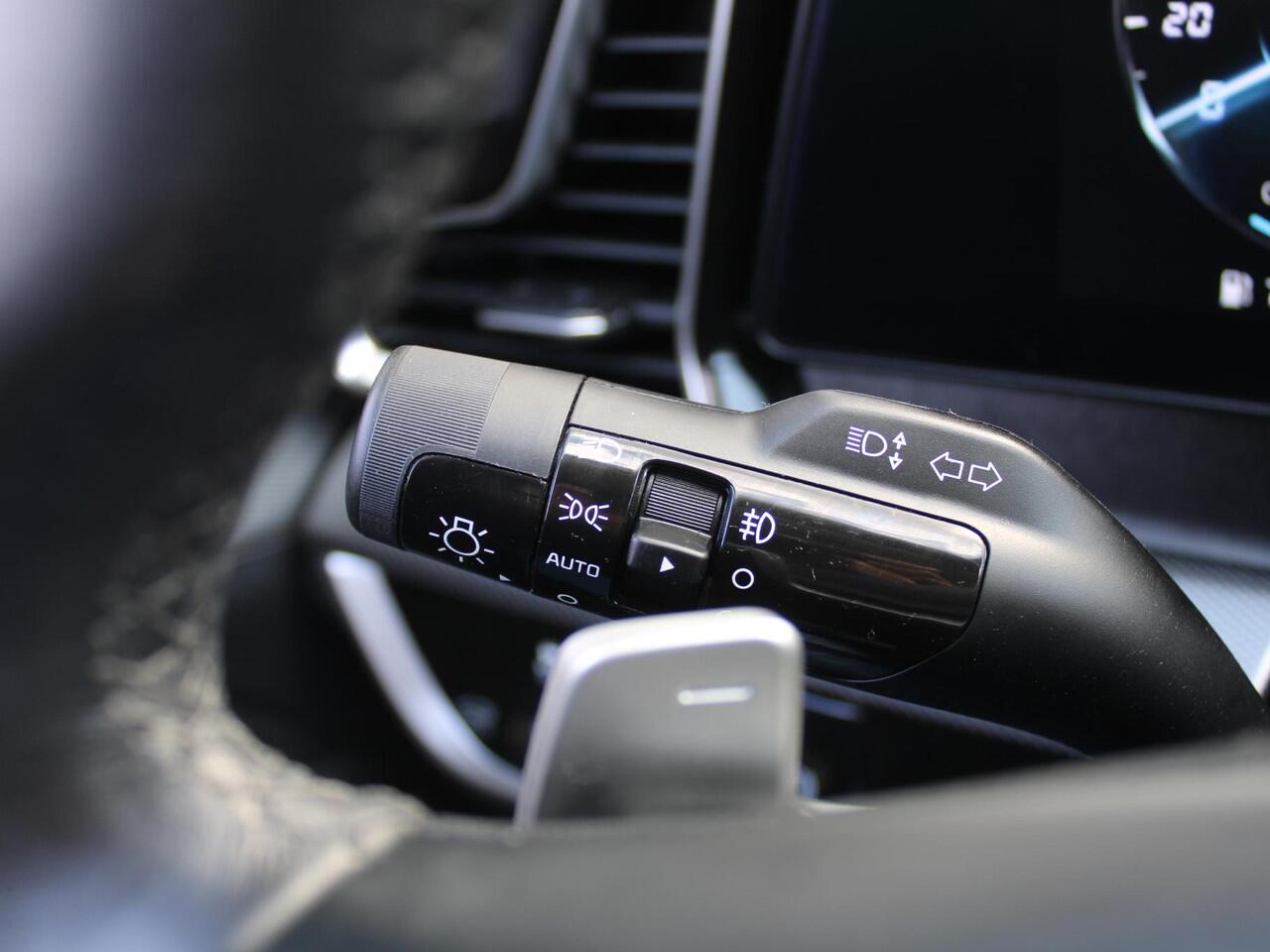 KIA SPORTAGE 1.6 T-GDi Hybrid DynamicPlusLine | Elek. stoelverstelling + achterklep | Pano | Stuur-/stoelverwarming | 18" LM | Cruise adapt. | Camera |