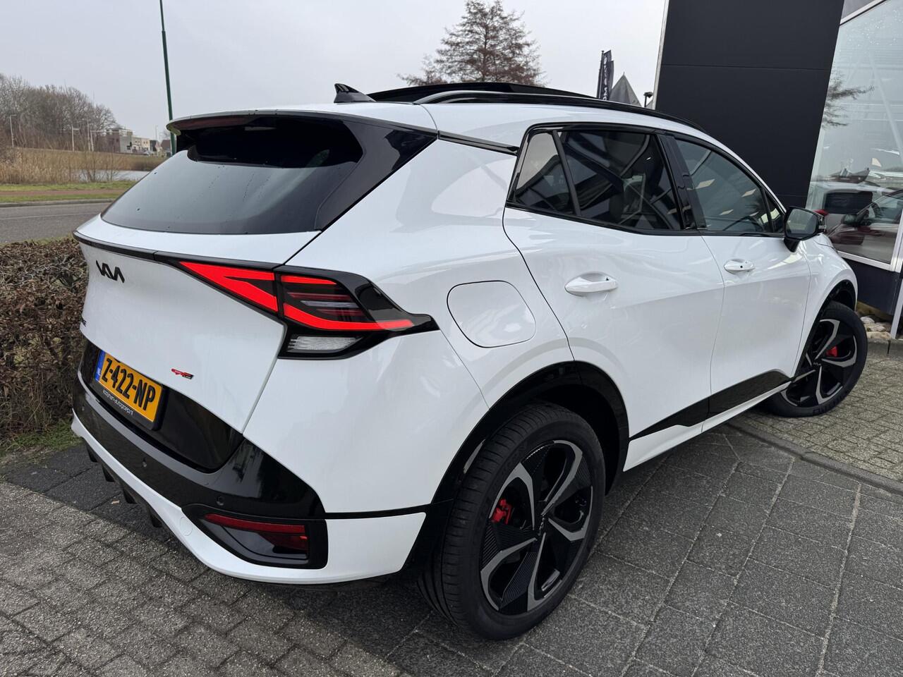 KIA SPORTAGE 1.6 T-GDi Plug-in Hybrid AWD GT-Line Unieke Velgen, Afneembare trekhaak, Zwart afgewerkt, BTW-Auto, Schuif/Kanteldak, Enz...