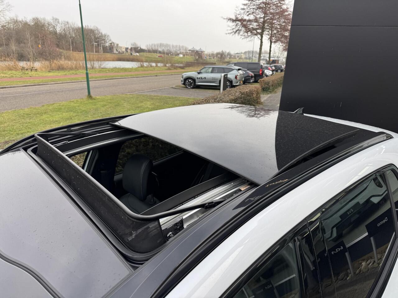 KIA SPORTAGE 1.6 T-GDi Plug-in Hybrid AWD GT-Line Unieke Velgen, Afneembare trekhaak, Zwart afgewerkt, BTW-Auto, Schuif/Kanteldak, Enz...