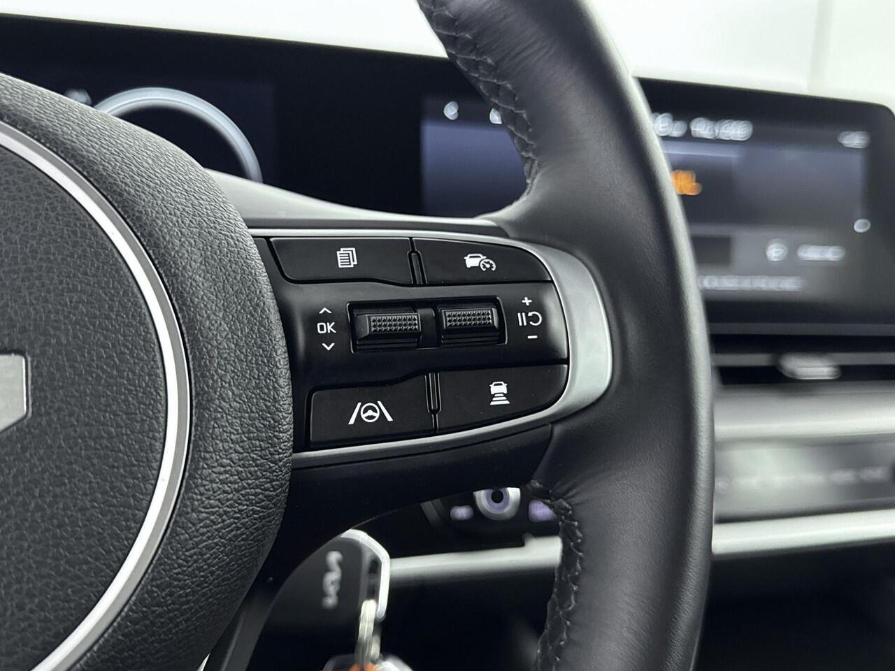 KIA SPORTAGE 1.6 T-GDi Plug-in Hybrid AWD DynamicLine 266PK | Automaat | Trekhaak 1350KG | Navigatie | Adaptieve Cruise Control | 19" Inch Velgen | Achteruitrijcamera | Apple CarPlay & Android Auto