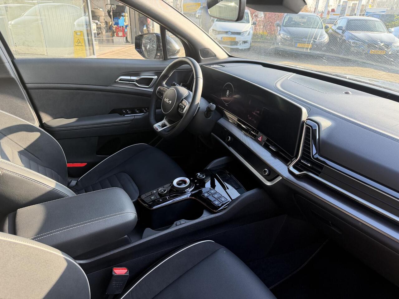 KIA SPORTAGE 1.6 T-GDi Plug-in Hybrid AWD GT-PlusLine AWD | 360 GRADEN CAMERA | ELEKTRISCH VERSTELBARE STOELEN | STOELVERWARMING | STUURVERWARMING | STUURKOELING | PANORAMADAK | NAVIGATIE | LED | DODEHOEK DETECTIE | APPLE CARPLAY / ANDROID AUTO | ADAPTIEVE CRUISECONTR