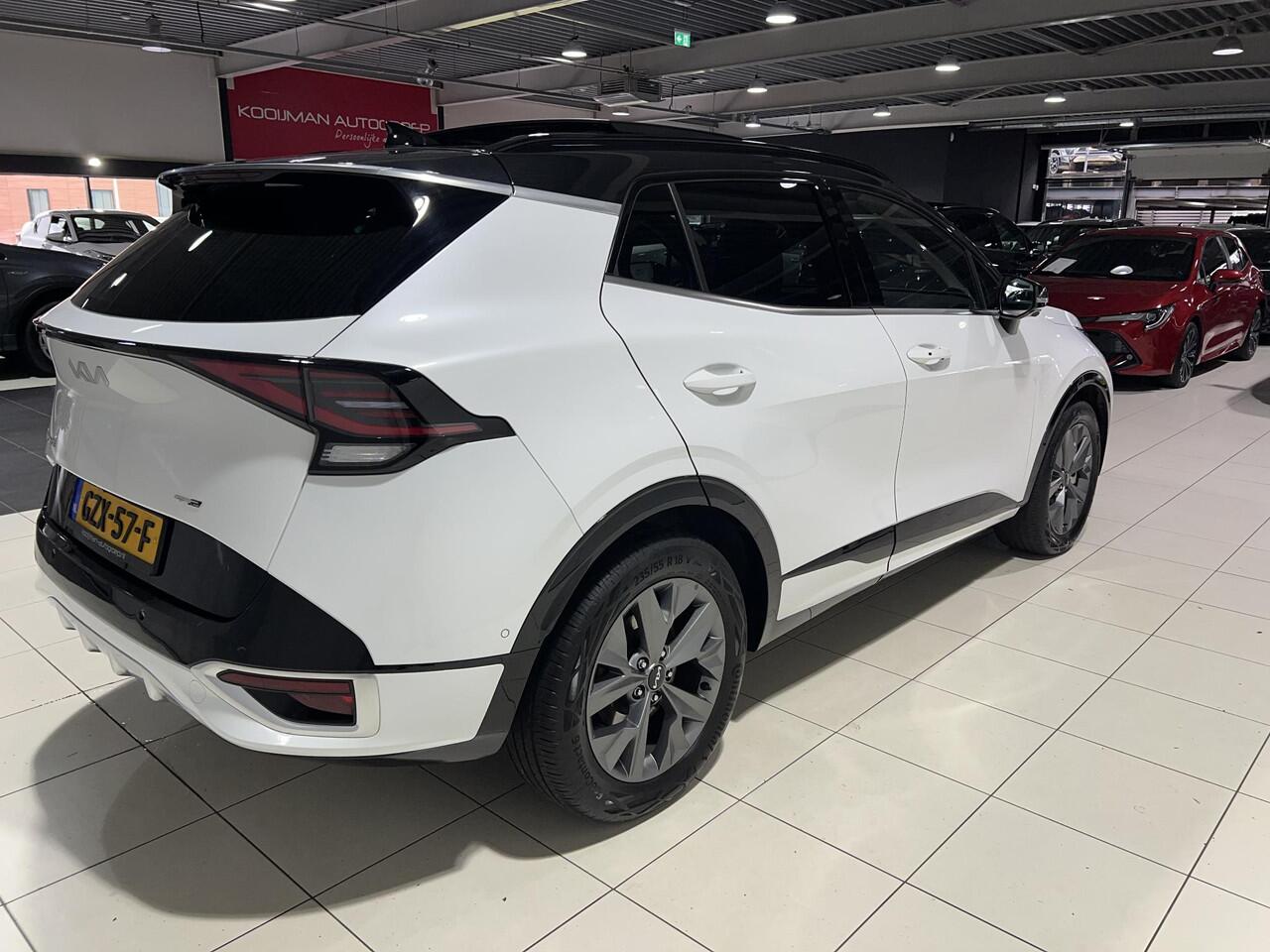 KIA SPORTAGE 1.6 T-GDi Hybrid GT-PlusLine NL auto, Apple Carplay/Android Auto, Schuif / kantel dak, Navigatie, Camera.