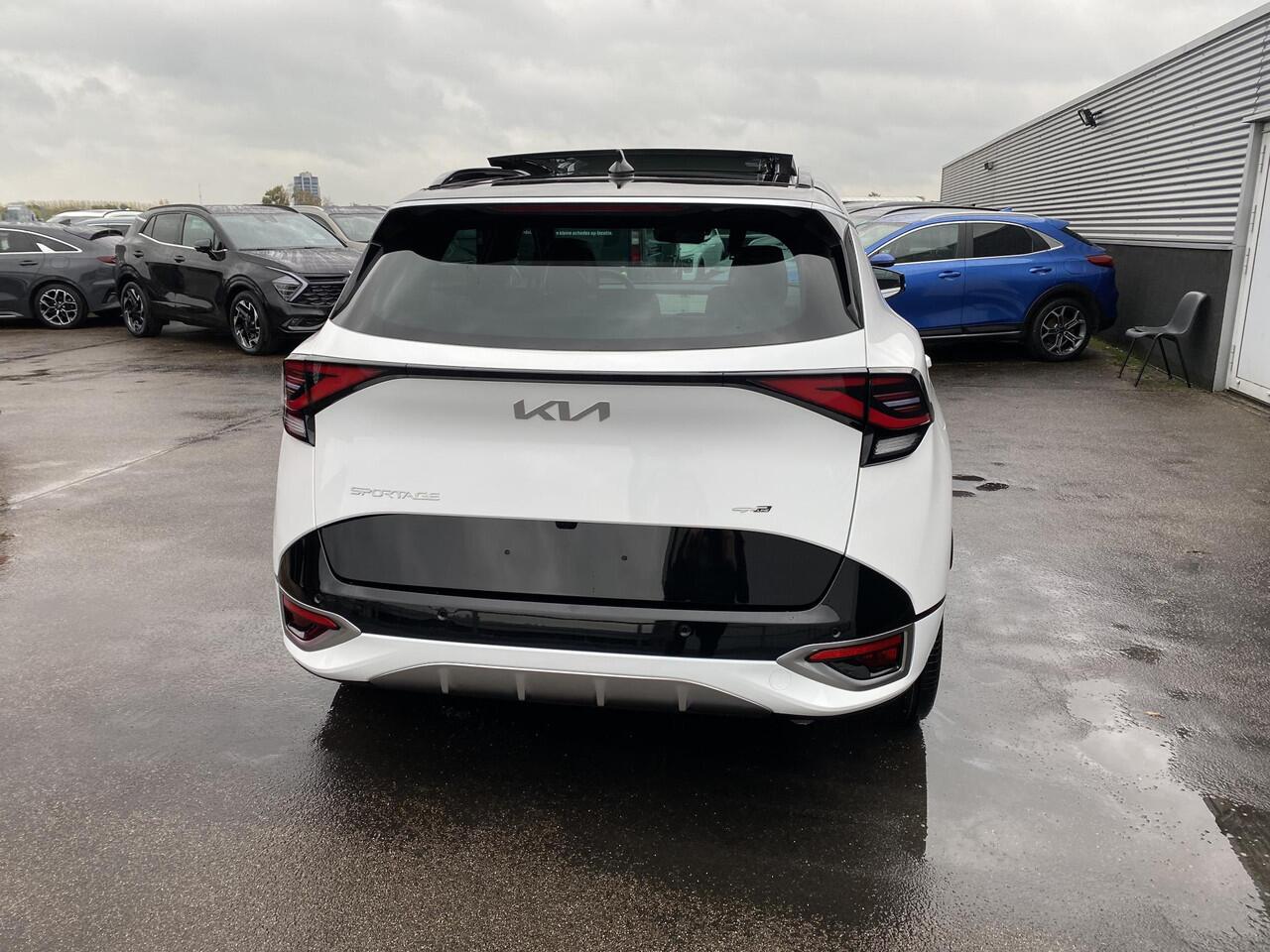 KIA SPORTAGE 1.6 T-GDi Plug-in Hybrid AWD GT-Line NIEUW GEREGISTREERD VOORDEEL! Elektrisch schuif-/kanteldak, Stoel- & Stuurwiel verwarmd, Dodehoekdetectie,