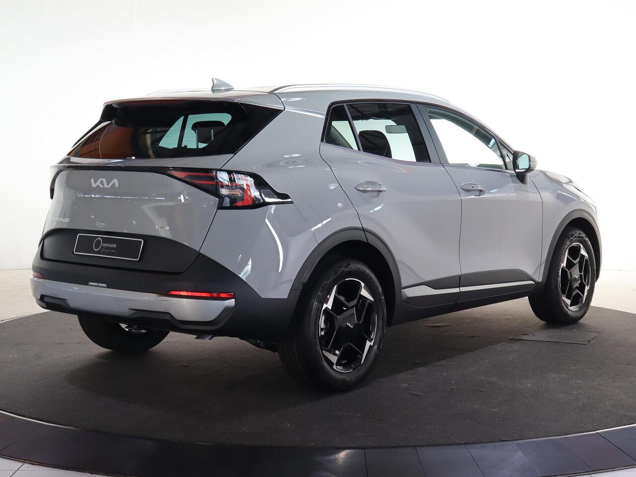 KIA SPORTAGE 1.6 T-GDi Hybrid DynamicLine | Achteruitrijcamera | Privacy glass | Stuurwielverwarming | Elektrisch verstelbare voorstoelen | Stoelverwarming voor en achter |