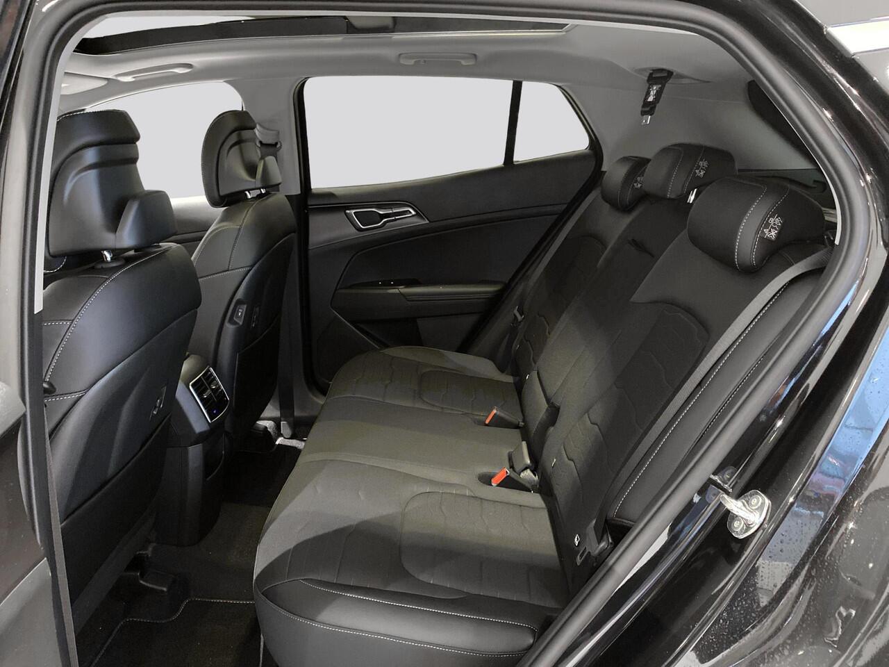 KIA SPORTAGE 1.6 T-GDi Hybrid DynamicPlusLine | Panoramadak | Full LED matrix | Privacy glass | Stuurwielverwarming | Dodehoekassistentie | Stoelverwarming voor en achter |