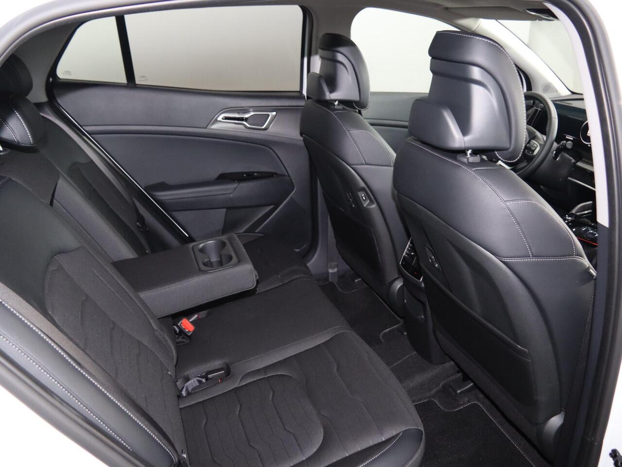 KIA SPORTAGE 1.6 T-GDi Plug-in Hybrid AWD DynamicPlusLine | Panoramadak | Matrix LED Koplampen | Stoel/Stuurverwarming | Keyless Go | Elektrisch verstelbare voorstoelen