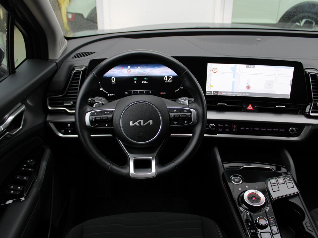 KIA SPORTAGE 1.6 T-GDi Plug-in Hybrid AWD DynamicPlusLine | VOORRAAD VOORDEEL ! | Schuif kantel dak |