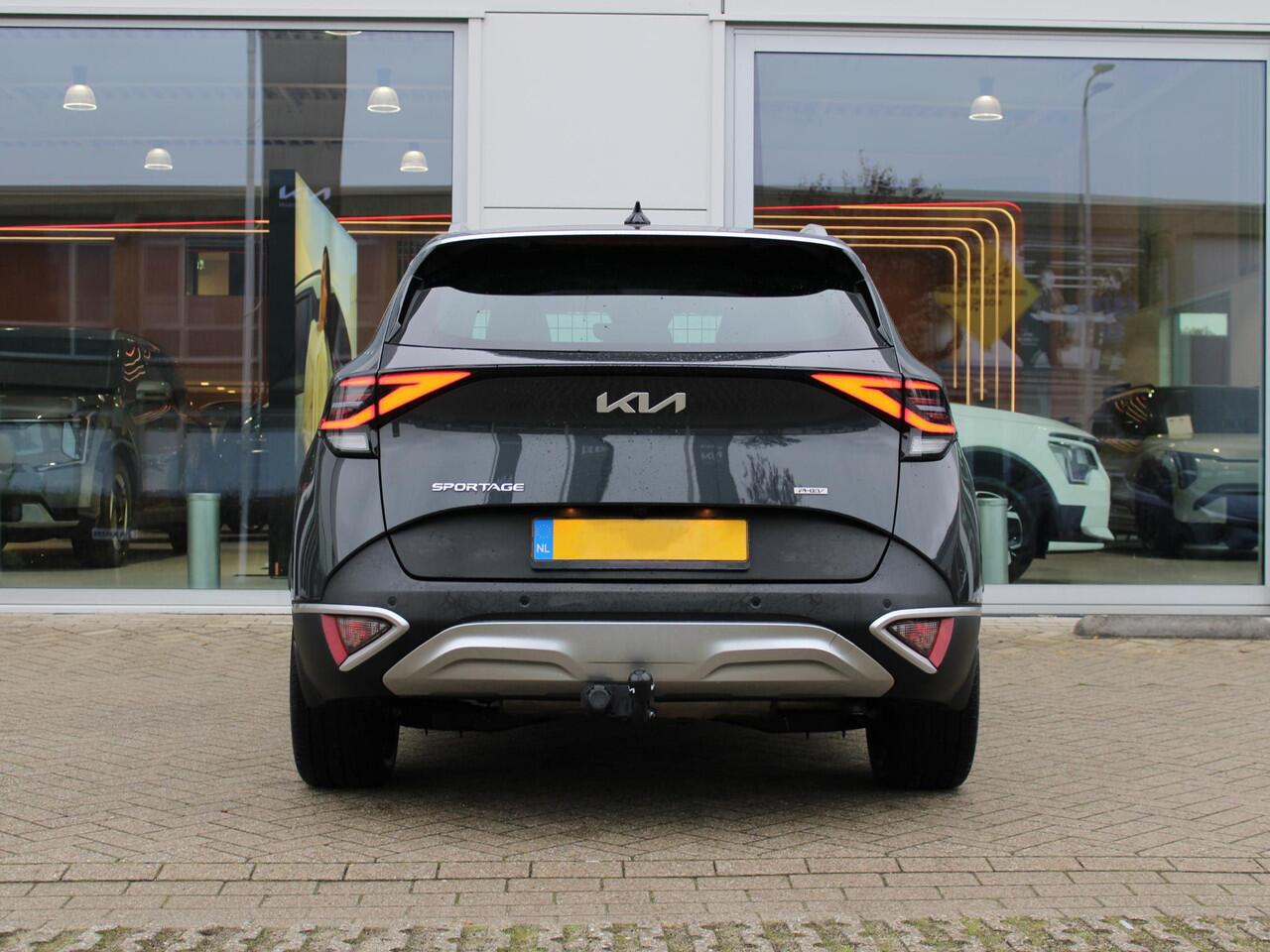 KIA SPORTAGE 1.6 T-GDi Plug-in Hybrid AWD DynamicPlusLine | VOORRAAD VOORDEEL ! | Schuif kantel dak |