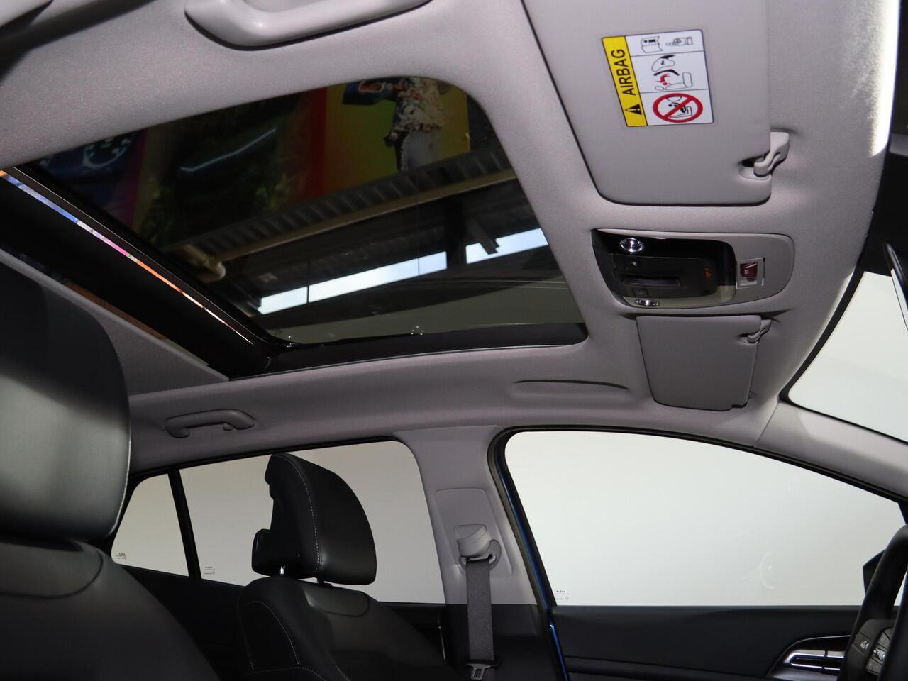 KIA SPORTAGE 1.6 T-GDi Hybrid DynamicPlusLine | Panoramadak | Full LED matrix | Privacy glass | Stuurwielverwarming | Dodehoekassistentie | Stoelverwarming voor en achter |