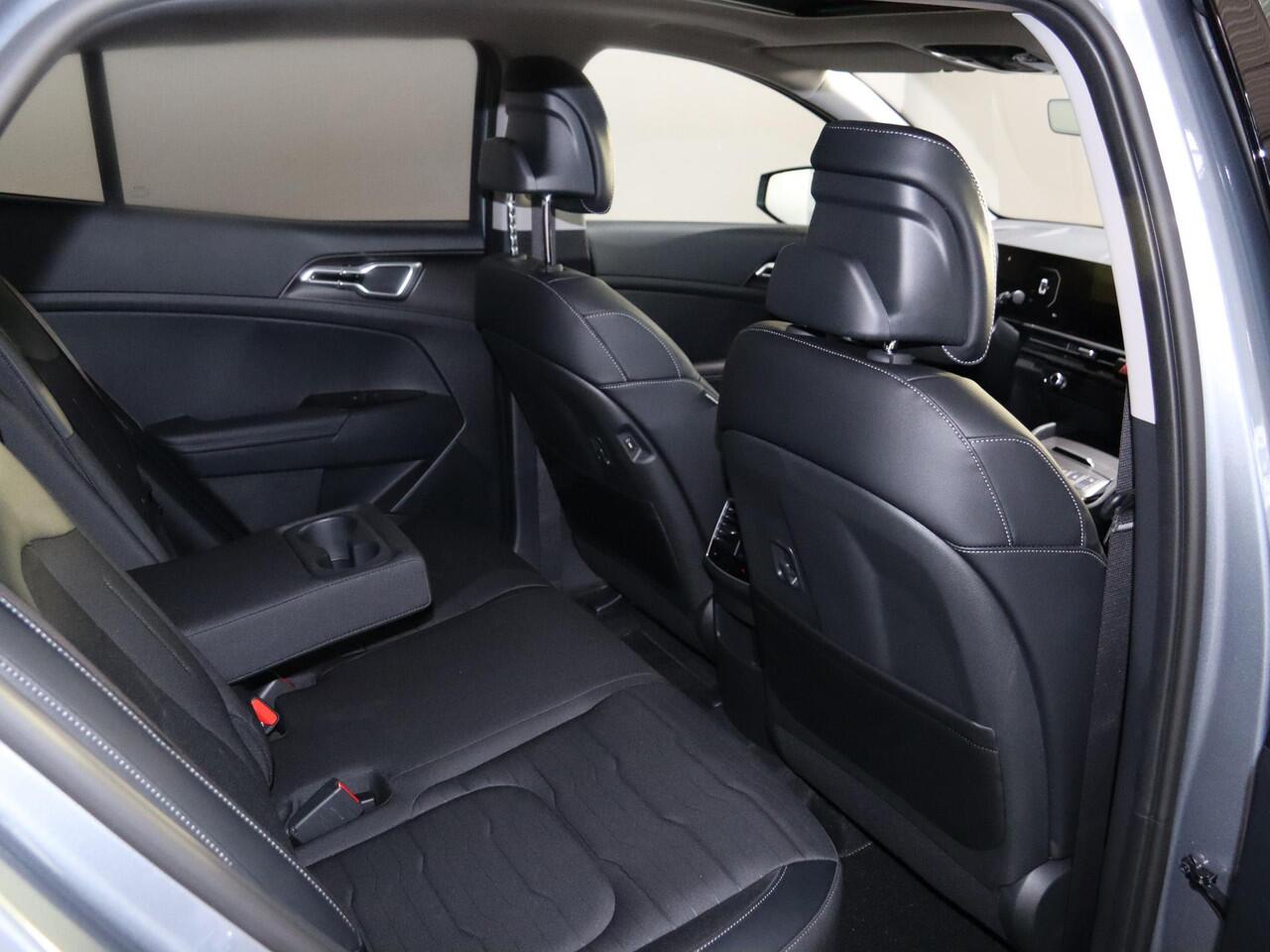 KIA SPORTAGE 1.6 T-GDi Hybrid DynamicPlusLine | Panoramadak | Full LED matrix | Privacy glass | Stuurwielverwarming | Dodehoekassistentie | Stoelverwarming voor en achter |