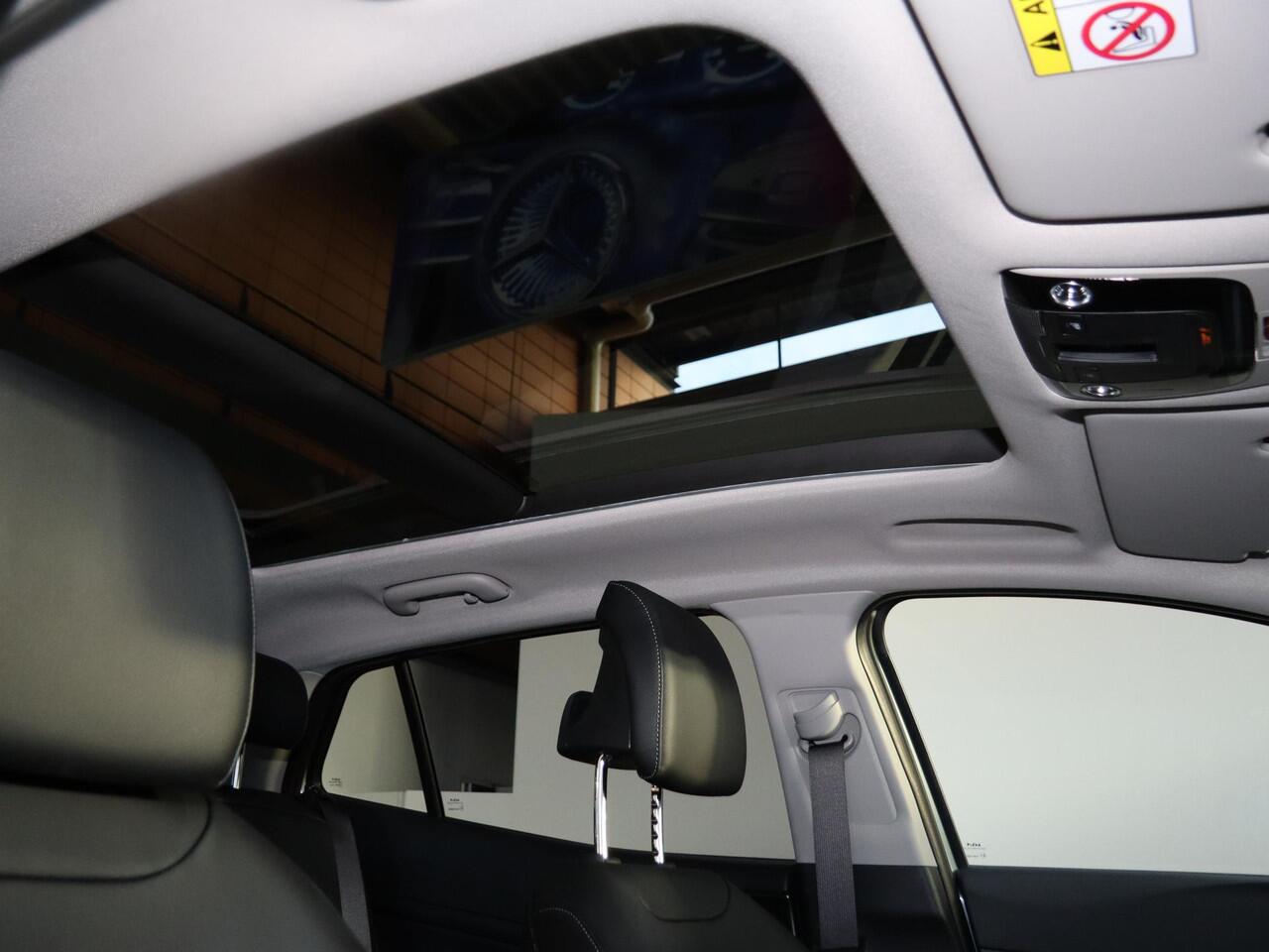 KIA SPORTAGE 1.6 T-GDi Hybrid DynamicPlusLine | Panoramadak | Full LED matrix | Privacy glass | Stuurwielverwarming | Dodehoekassistentie | Stoelverwarming voor en achter |