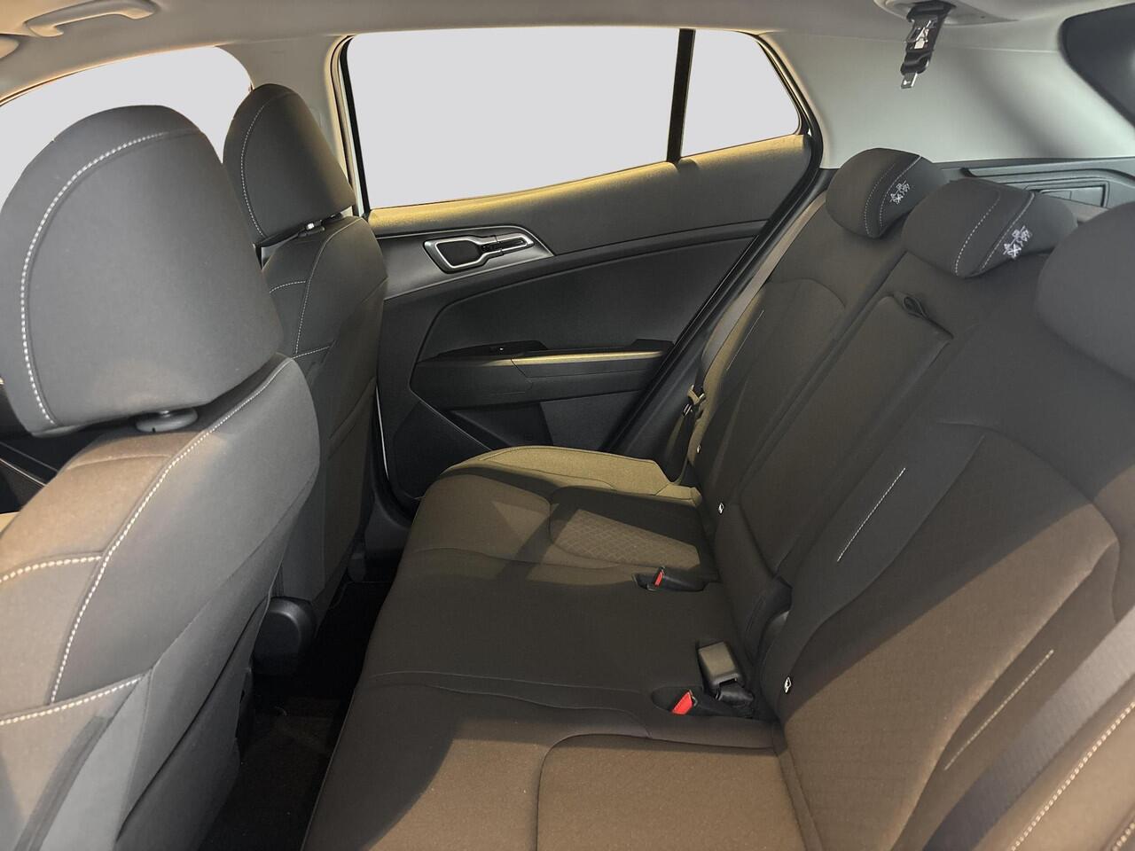 KIA SPORTAGE 1.6 T-GDi Hybrid ComfortLine | Achteruitrijcamera | Parkeersensoren voor en achter | LED-koplampen | Adaptieve cruise control |