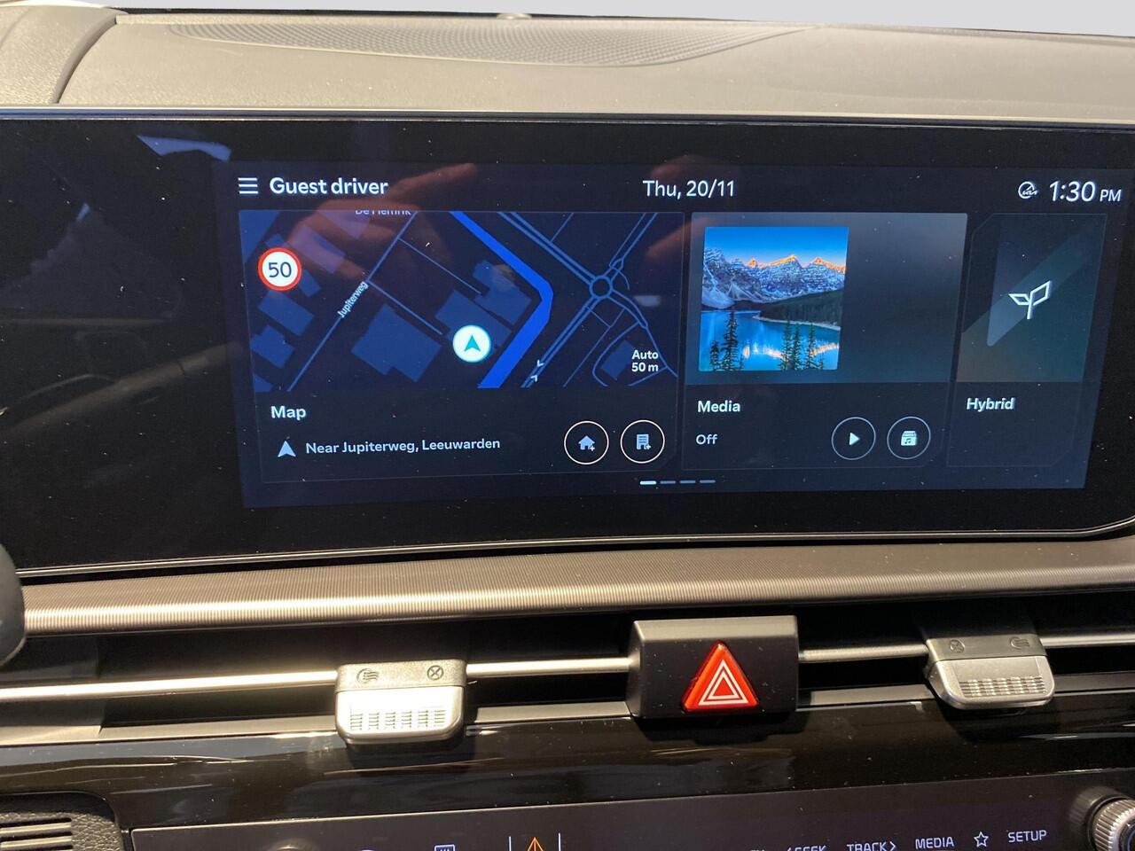 KIA SPORTAGE 1.6 T-GDi Hybrid DynamicPlusLine | Panoramadak | Full LED matrix | Privacy glass | Stuurwielverwarming | Dodehoekassistentie | Stoelverwarming voor en achter |