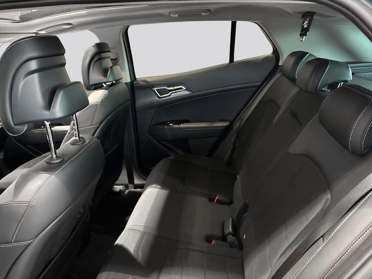 KIA SPORTAGE 1.6 T-GDi Plug-in Hybrid AWD DynamicPlusLine | Panoramaschuifdak | Matrix LED-koplampen | Dodehoekassistentie | Stuurwielverwarming | Stoelverwarming vóór en achter |