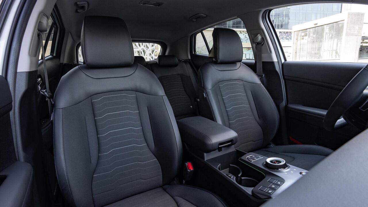 KIA SPORTAGE 1.6 T-GDi Plug-in Hybrid ComfortLine ¤40.895,- RIJKLAAR! Nu ¤2.000,- voordeel! Nu extra scherp geprijsd!